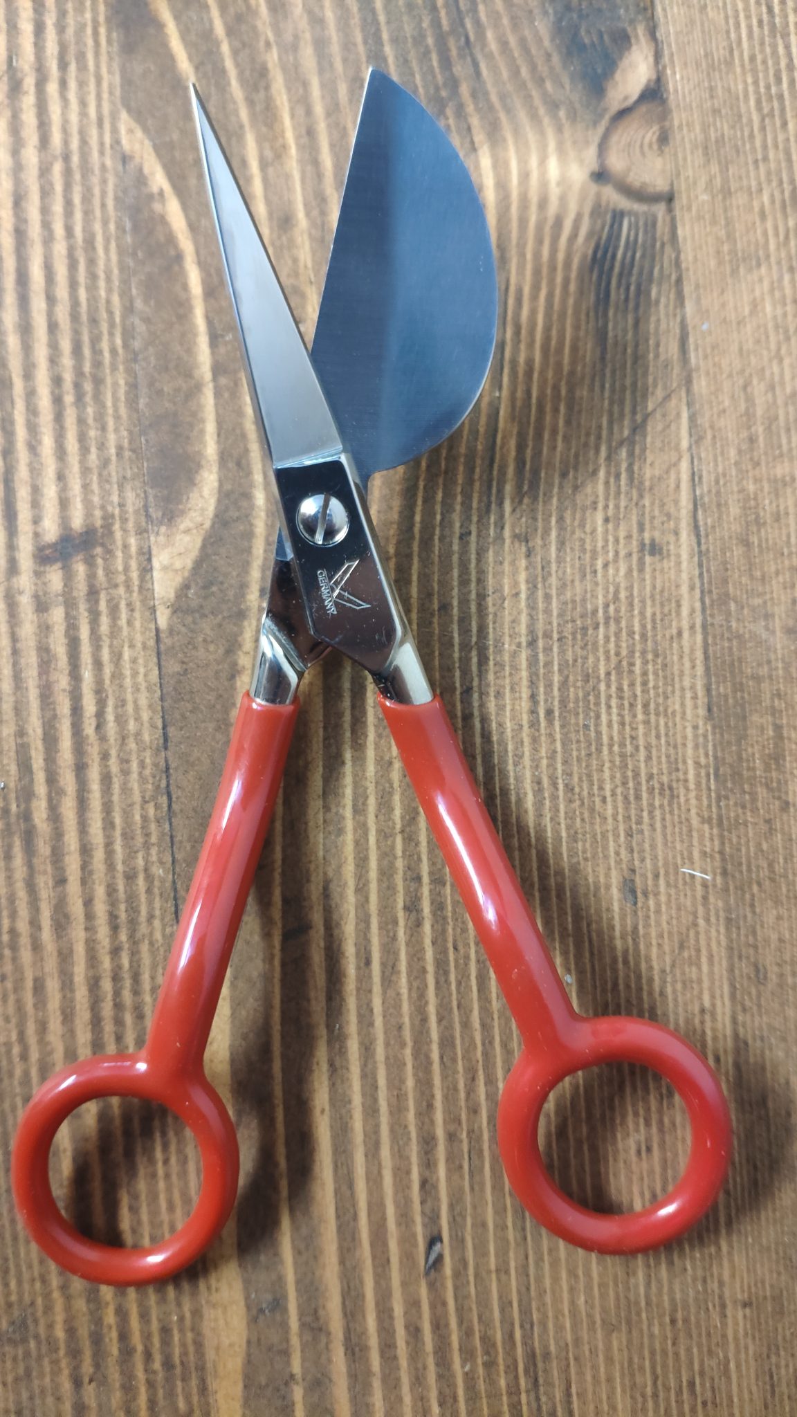 Tijeras Pico de Pato Kretzer: Detalles Perfectos en Proyectos de Tufting