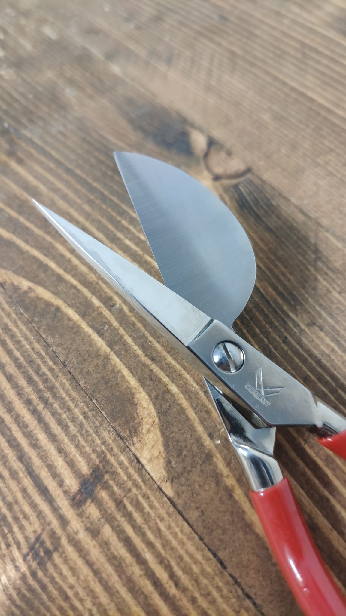 Tijeras Pico de Pato Kretzer: Detalles Perfectos en Proyectos de Tufting