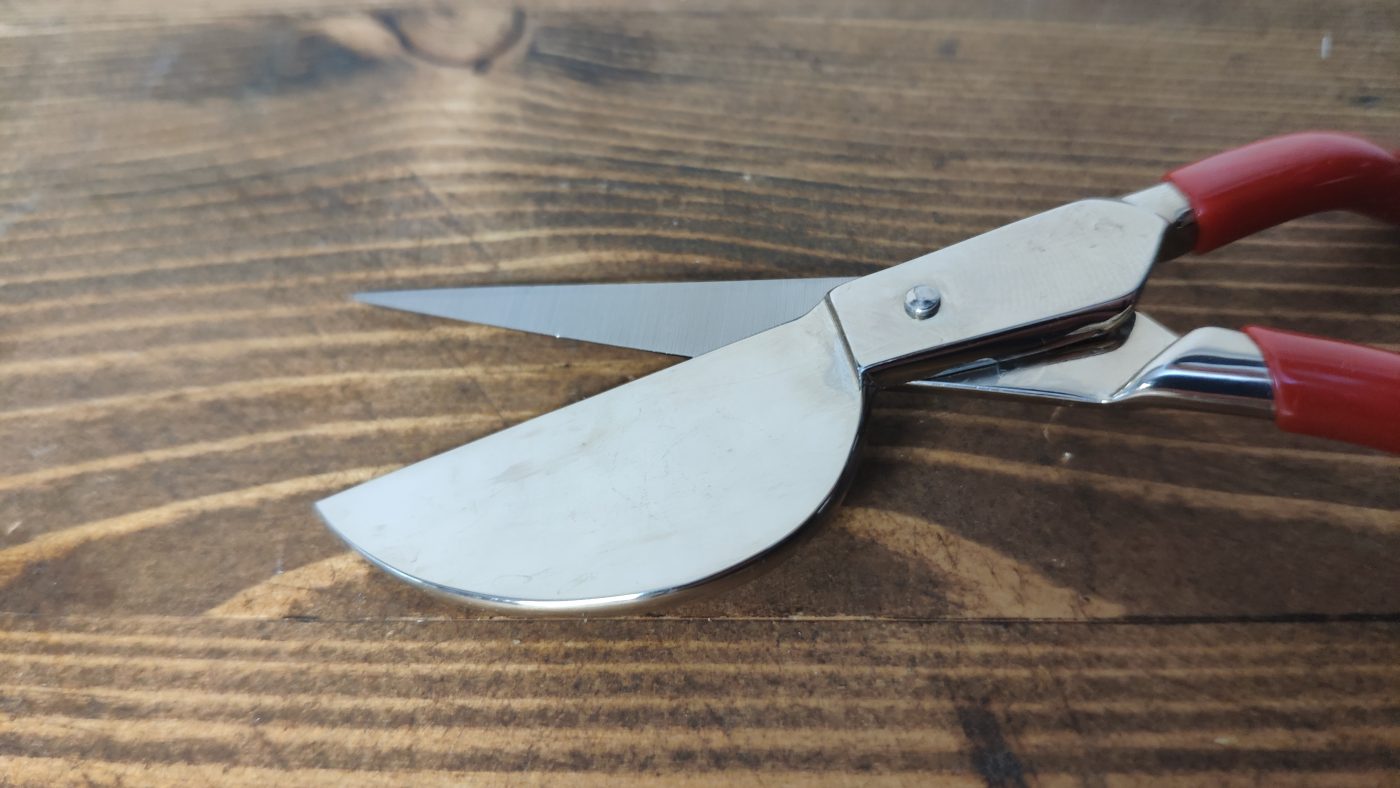 Tijeras Pico de Pato Kretzer: Detalles Perfectos en Proyectos de Tufting
