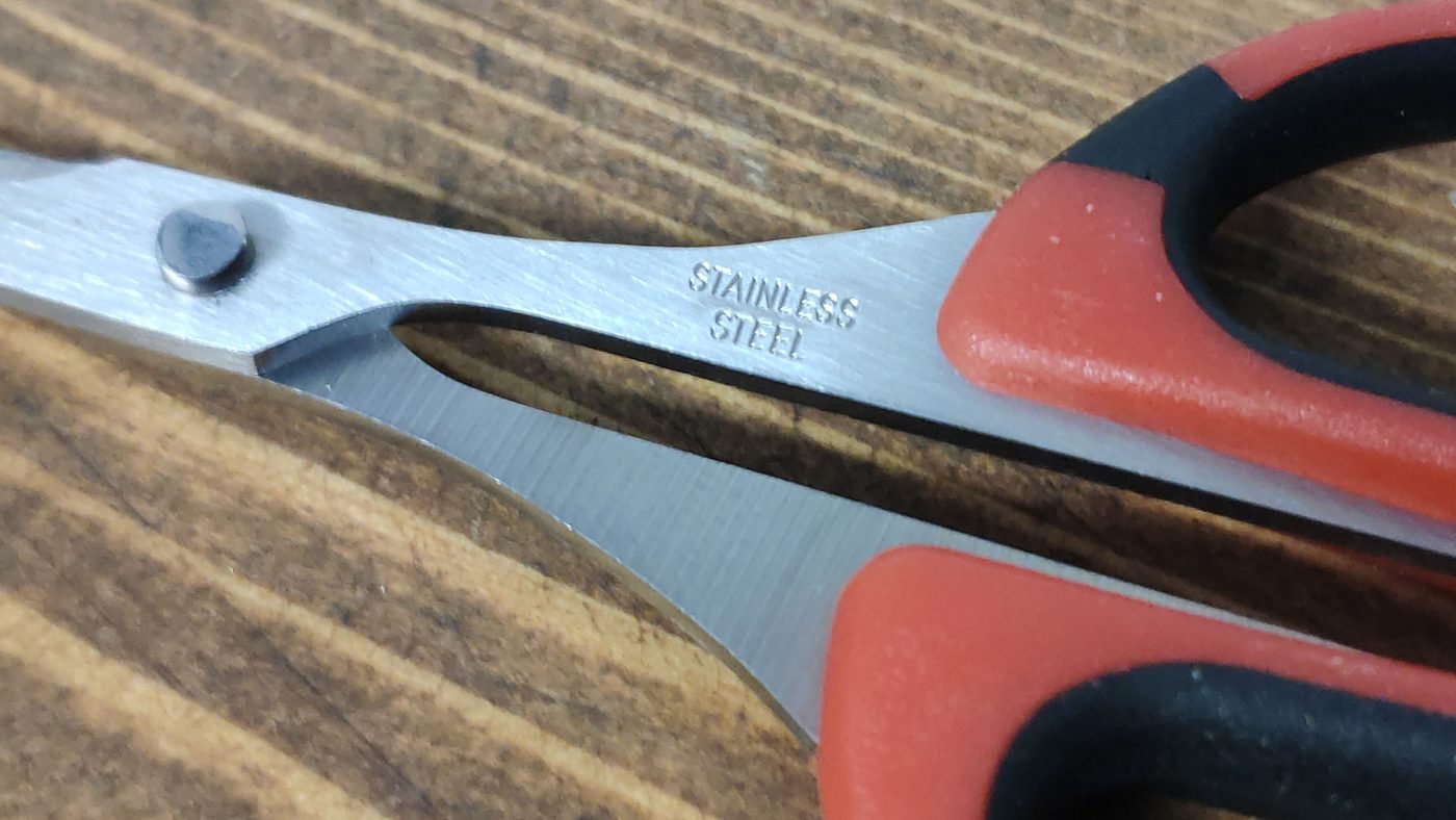 Mini Tijera Cortahilos Kretzer: Precisión para hilos finos y detalles mágicos en proyectos de Tufting.